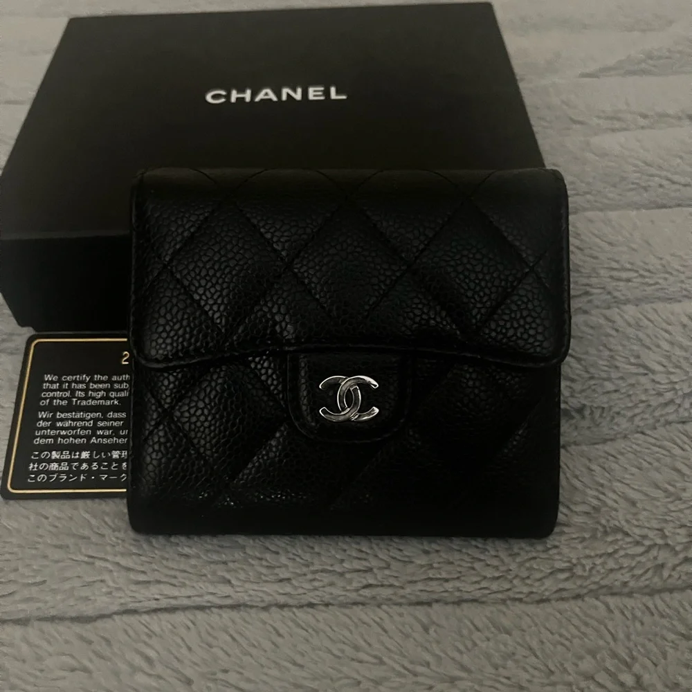 Chanel Caviar Classic Small Compact Flap Wallet - Picture 5 of 8